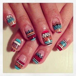 Маникюр с элементами этно-стиля